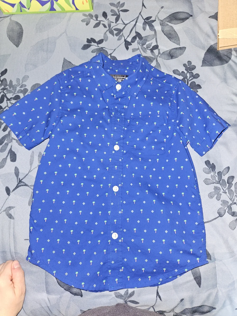 The Children's Place Blue Short-Sleeve Button-Down Shirt with Palm Motif 4T